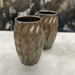 Bronz hullámos váza